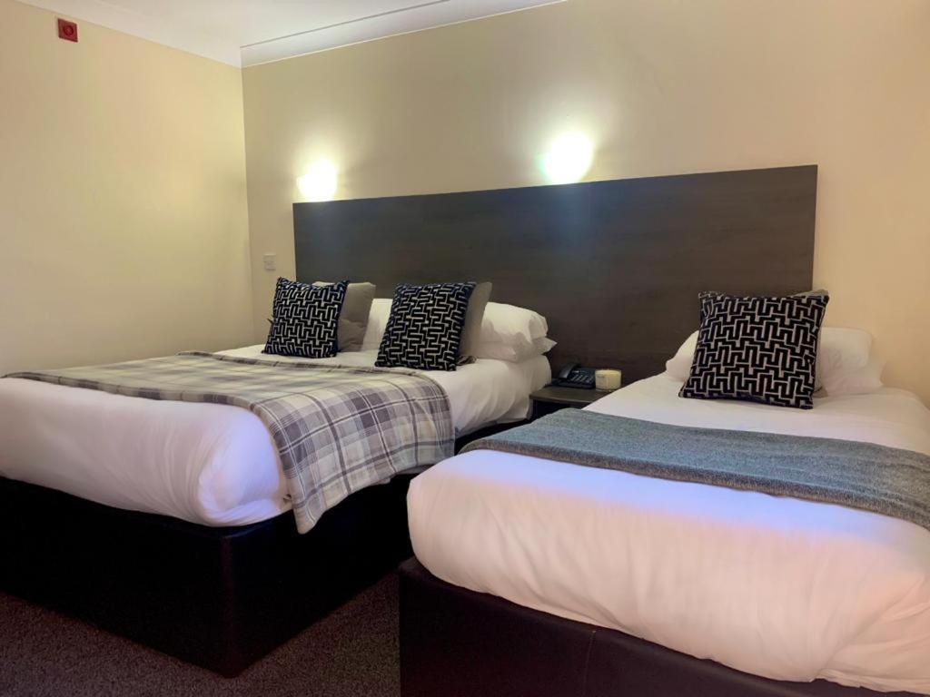 Fairways Lodge & Leisure Club Prestwich Bagian luar foto