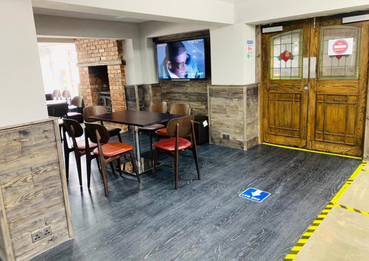 Fairways Lodge & Leisure Club Prestwich Bagian luar foto