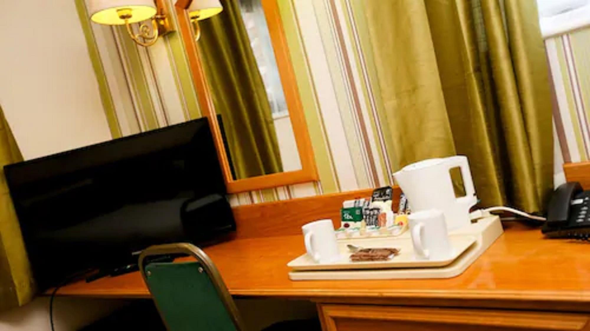 Fairways Lodge & Leisure Club Prestwich Bagian luar foto