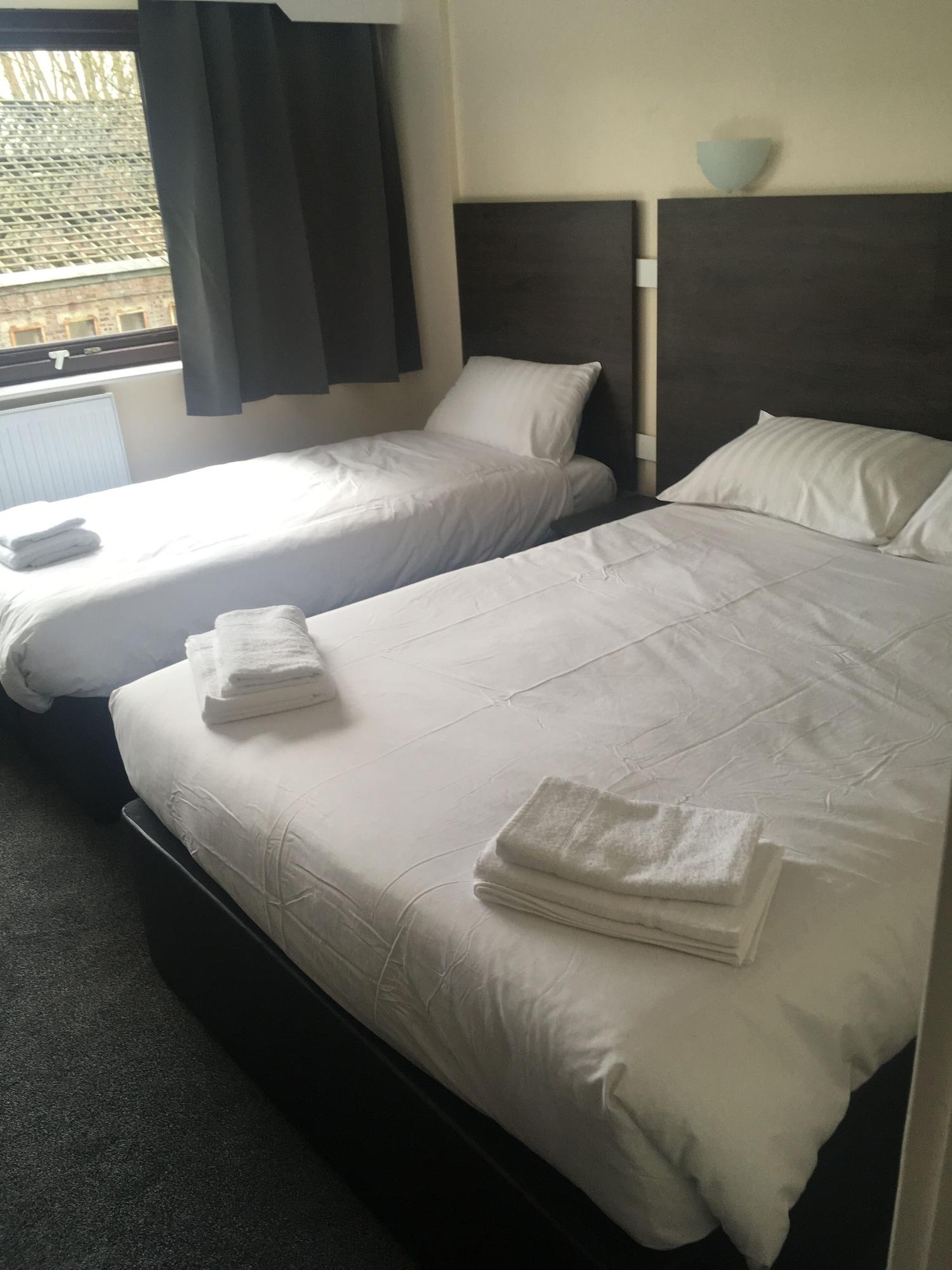 Fairways Lodge & Leisure Club Prestwich Bagian luar foto