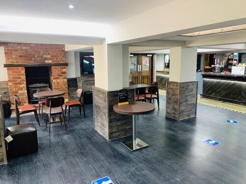 Fairways Lodge & Leisure Club Prestwich Bagian luar foto