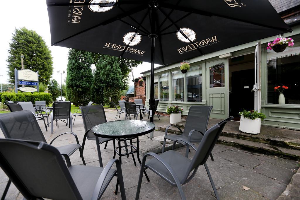 Fairways Lodge & Leisure Club Prestwich Bagian luar foto