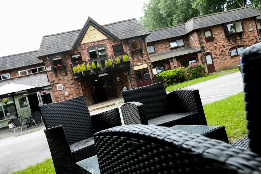Fairways Lodge & Leisure Club Prestwich Bagian luar foto
