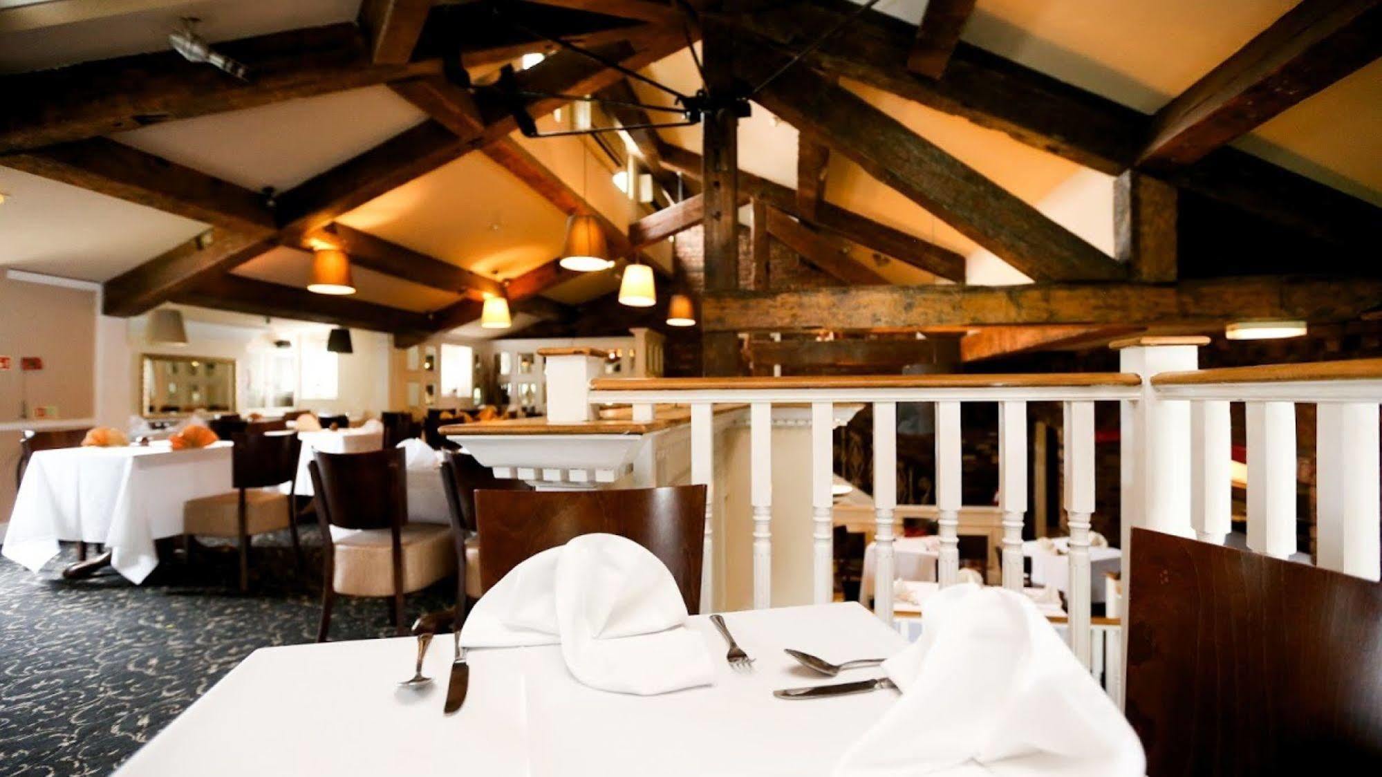 Fairways Lodge & Leisure Club Prestwich Bagian luar foto